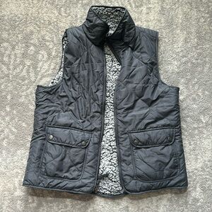 Dry goods reversible vest
